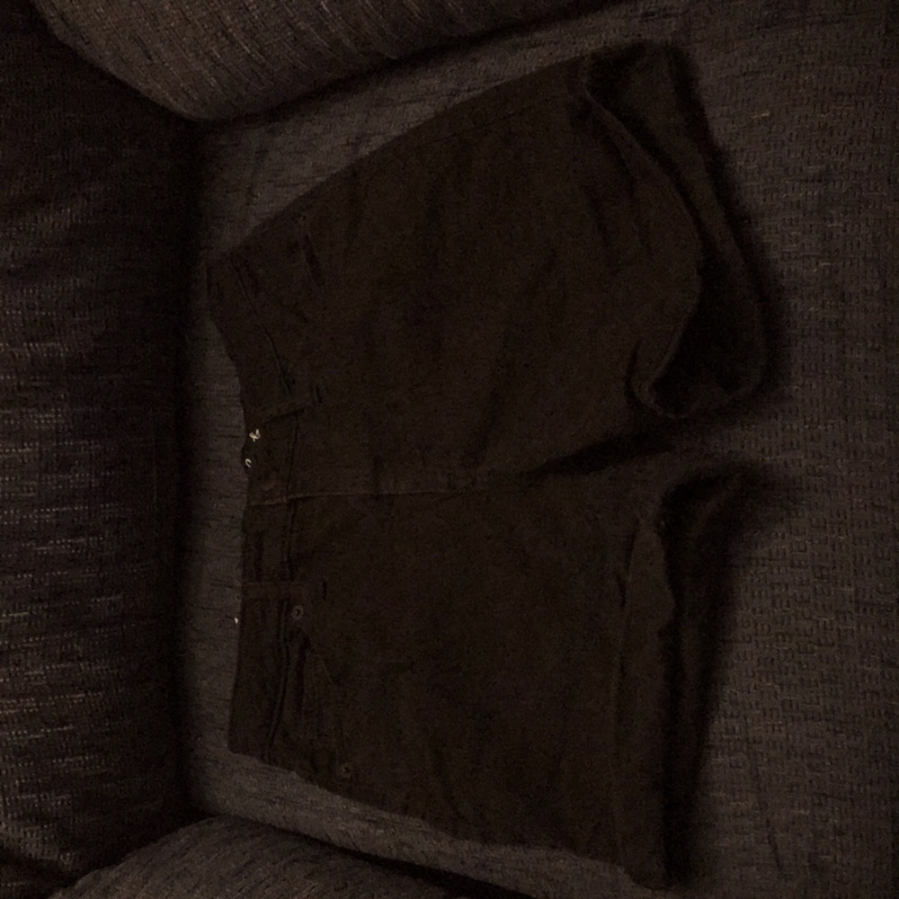 Black high rise women’s shorts with pockets size 6.